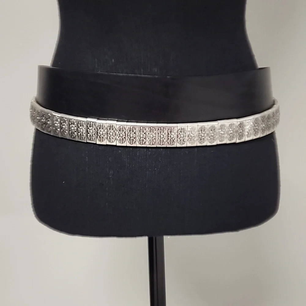 Zara inch wide